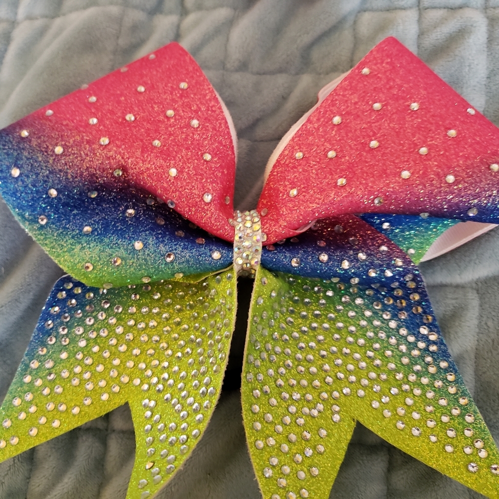 Cheerleading bow